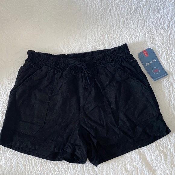 Rewind Linen Mid-Rise Lace Detail Shorts - Picture 1 of 10